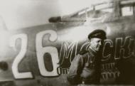 Asisbiz Tuploev Tu 2 6DBAP White 26 slogan Moscow with mechanic SgtMaj Vasily Kabardin on Sakhalin Isl Nov 1945 01